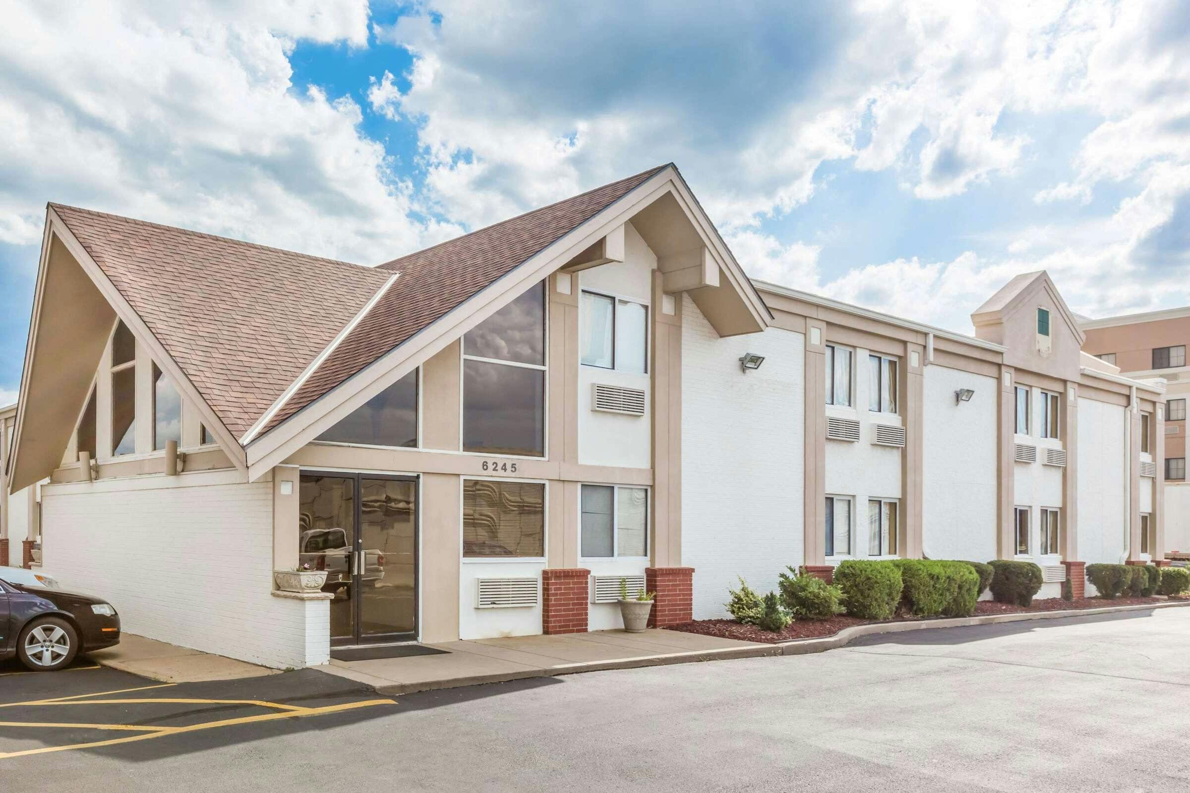 Super 8 by Wyndham Wichita Airport