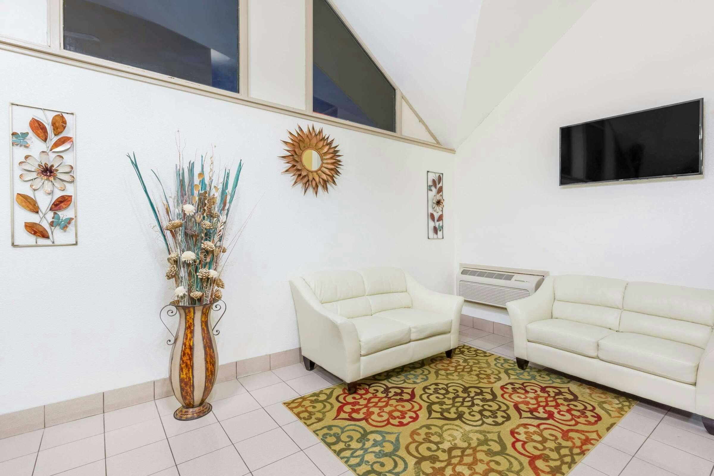 Hotel Super 8 by Wyndham Wichita Airport photo 4