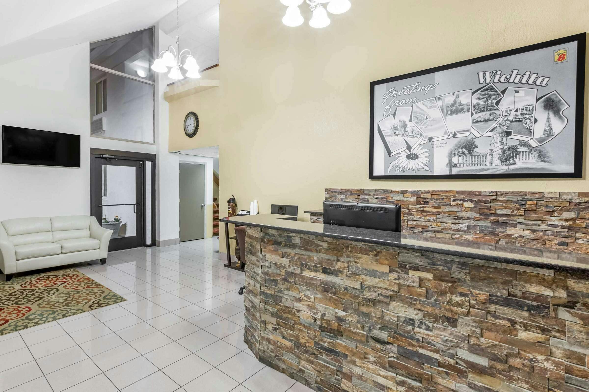 Hotel Super 8 by Wyndham Wichita Airport photo 5