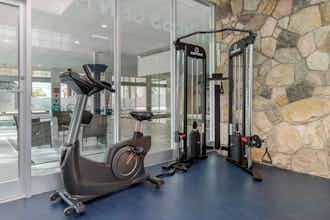 Hotel Super 8 Macleod Trail Calgary photo 1