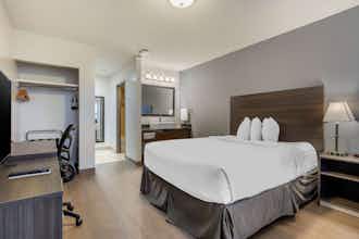 Hotel Super 8 Macleod Trail Calgary photo 4