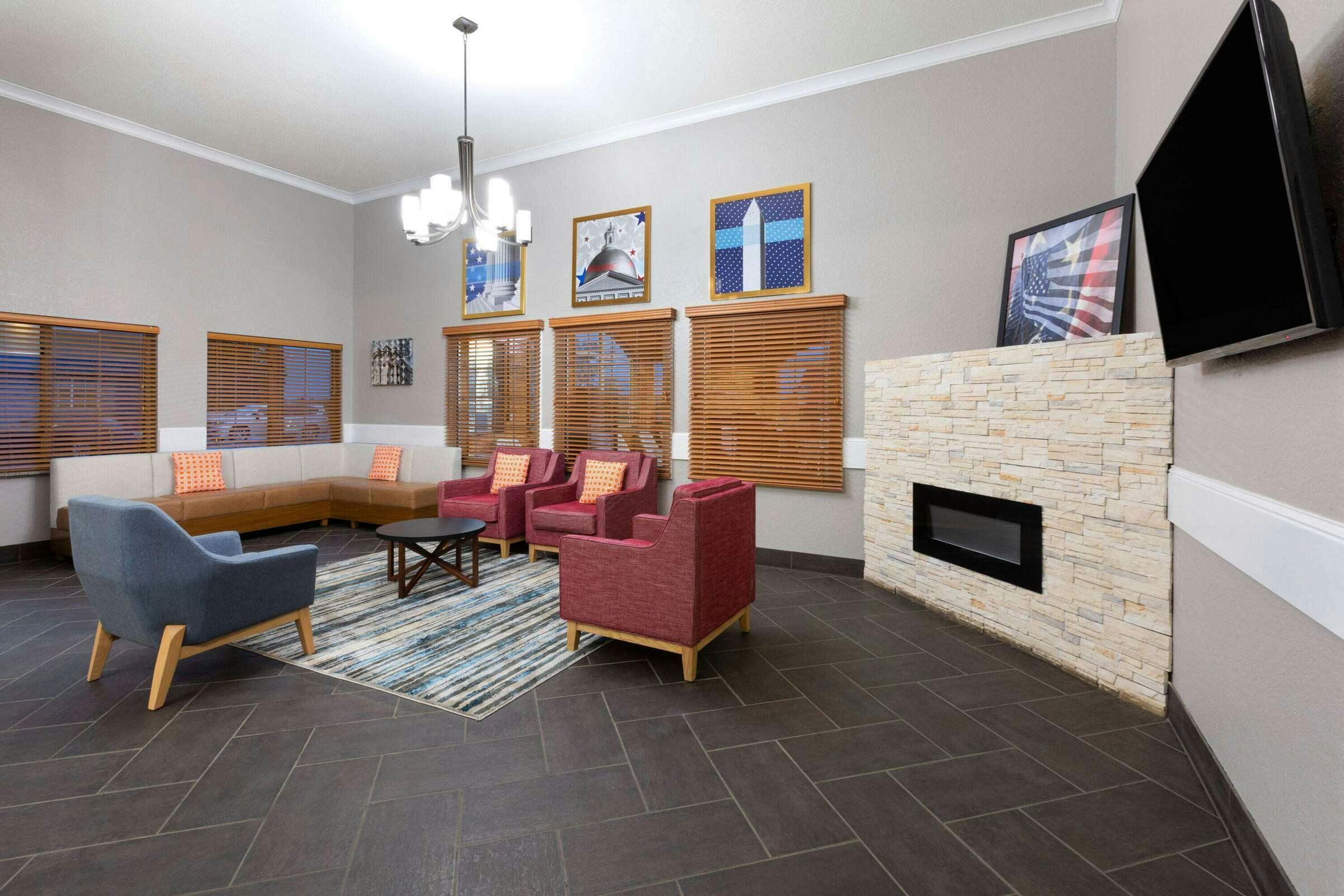 Hotel AmericInn by Wyndham Grinnell photo 5