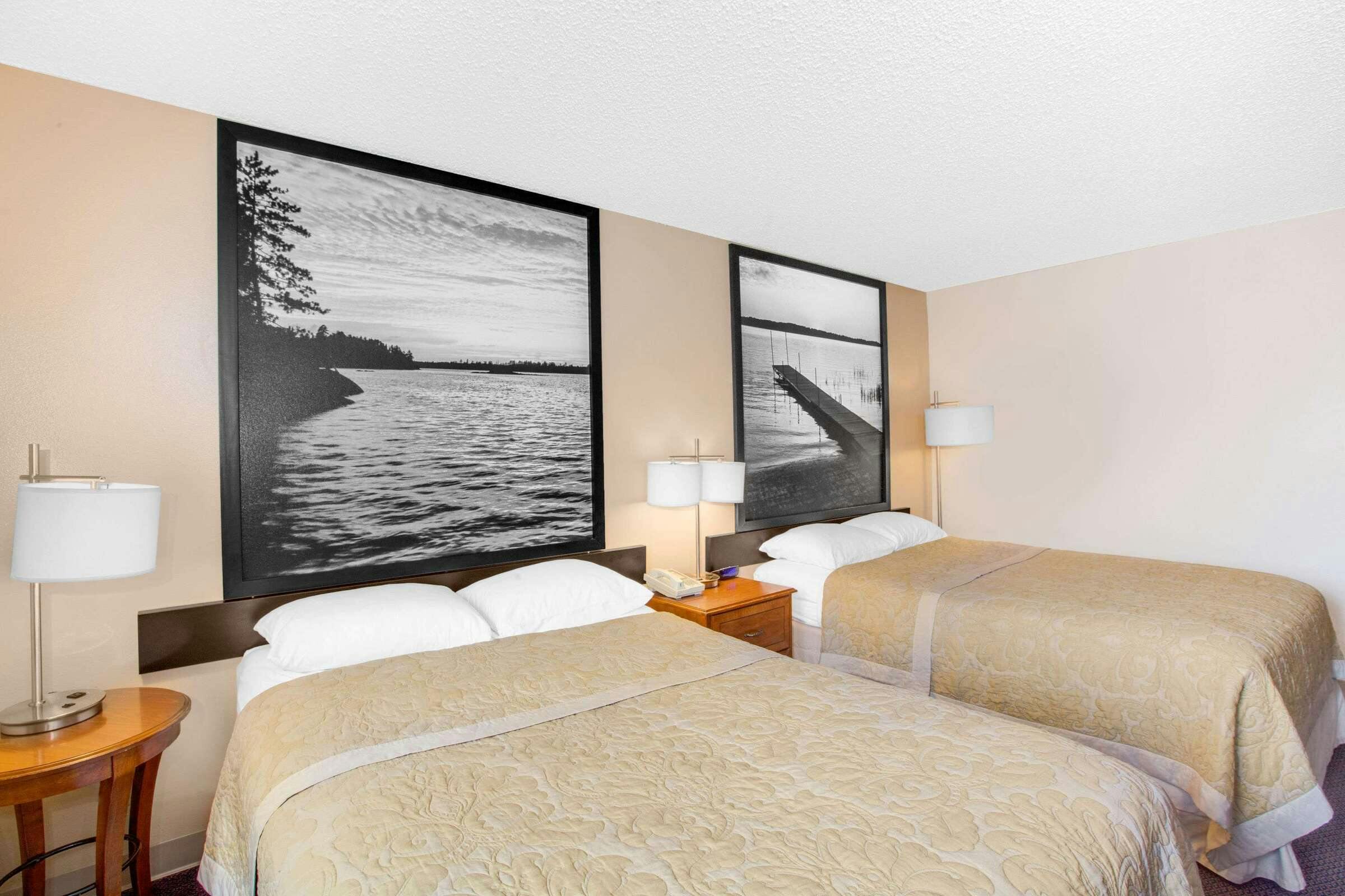 Hotel Super 8 by Wyndham Clear Lake photo 5