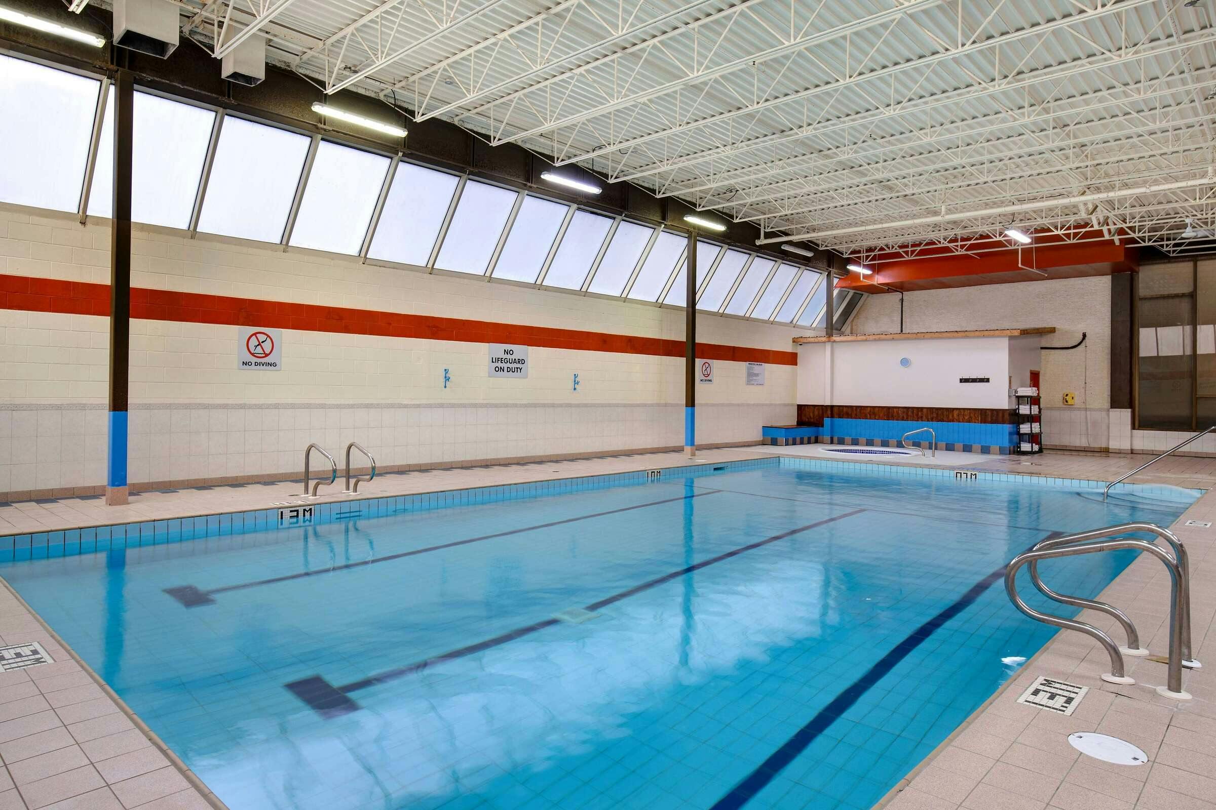 Hotel Days Inn Calgary South photo 5