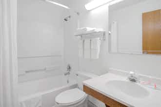 Hotel Super 8 Appomattox VA photo 3