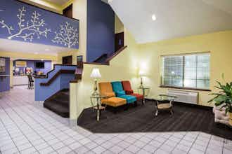 Hotel Days Inn Blue Springs photo 1