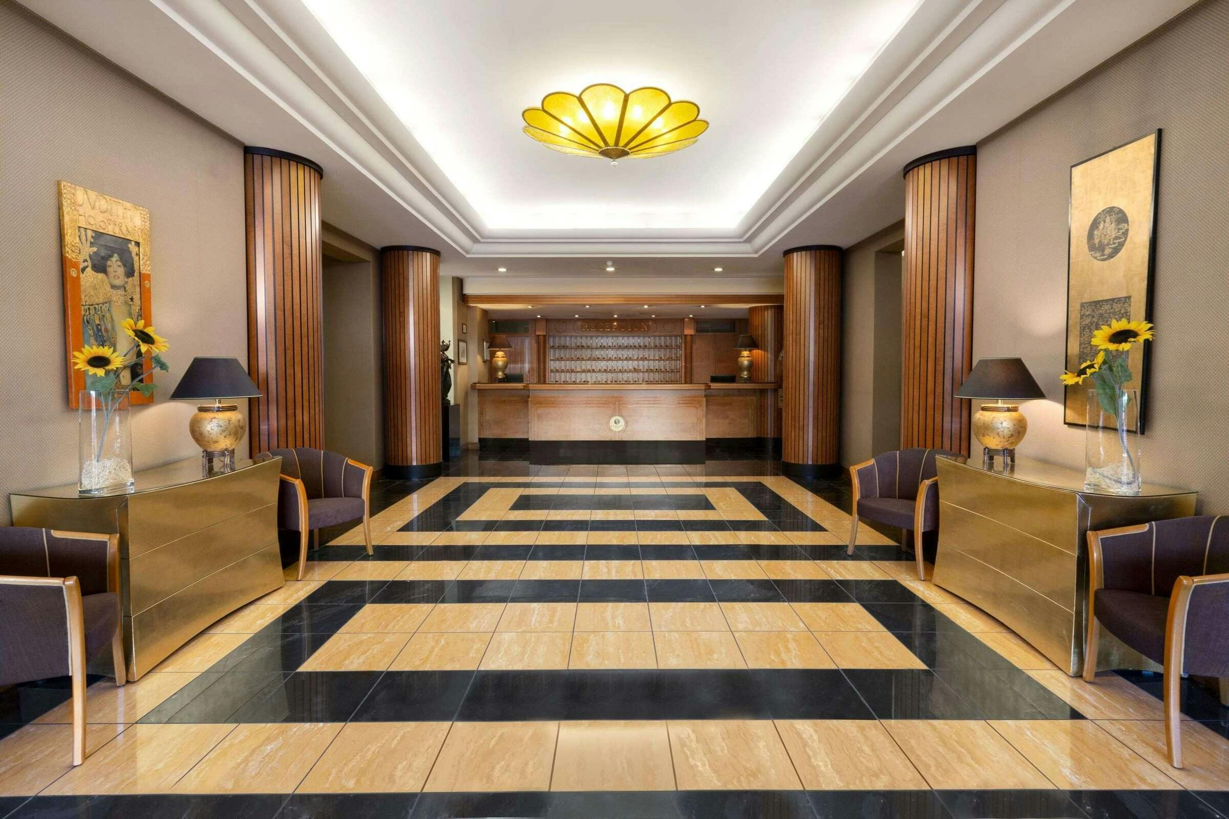 Hotel Ramada Naples photo 1
