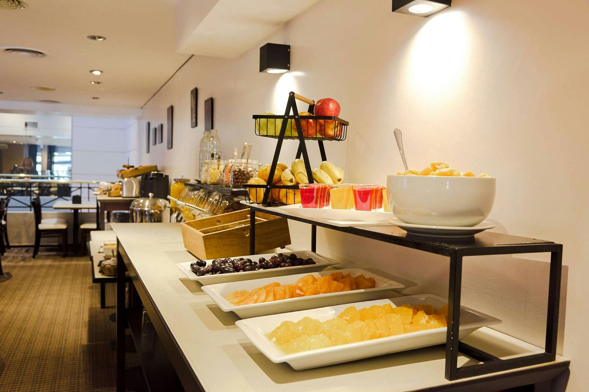 Hotel Ramada by Wyndham Buenos Aires Centro photo 4