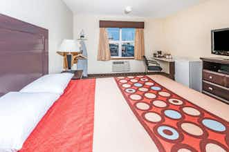 Hotel Super 8 Calgary Airport photo 5