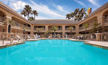 Hotel Super 8 by Wyndham Corpus Christi Northwest photo 2