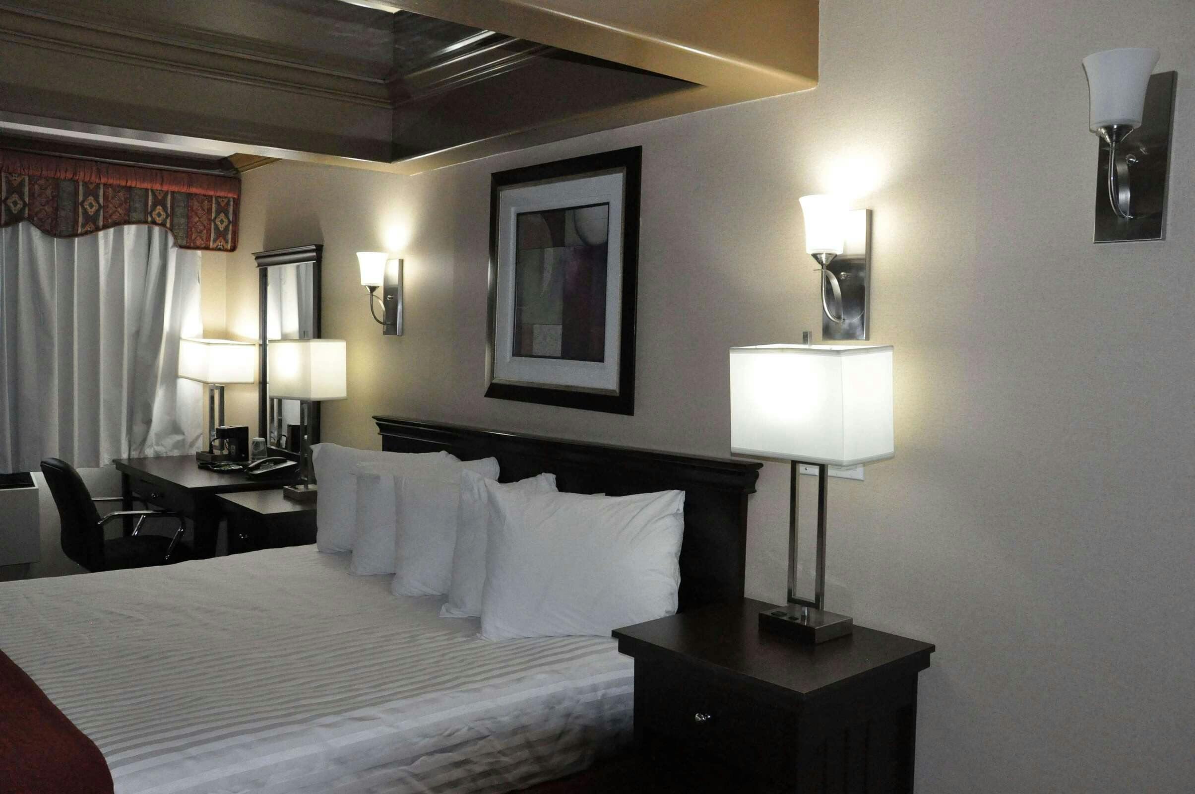 Hotel Ramada by Wyndham Abbotsford photo 4