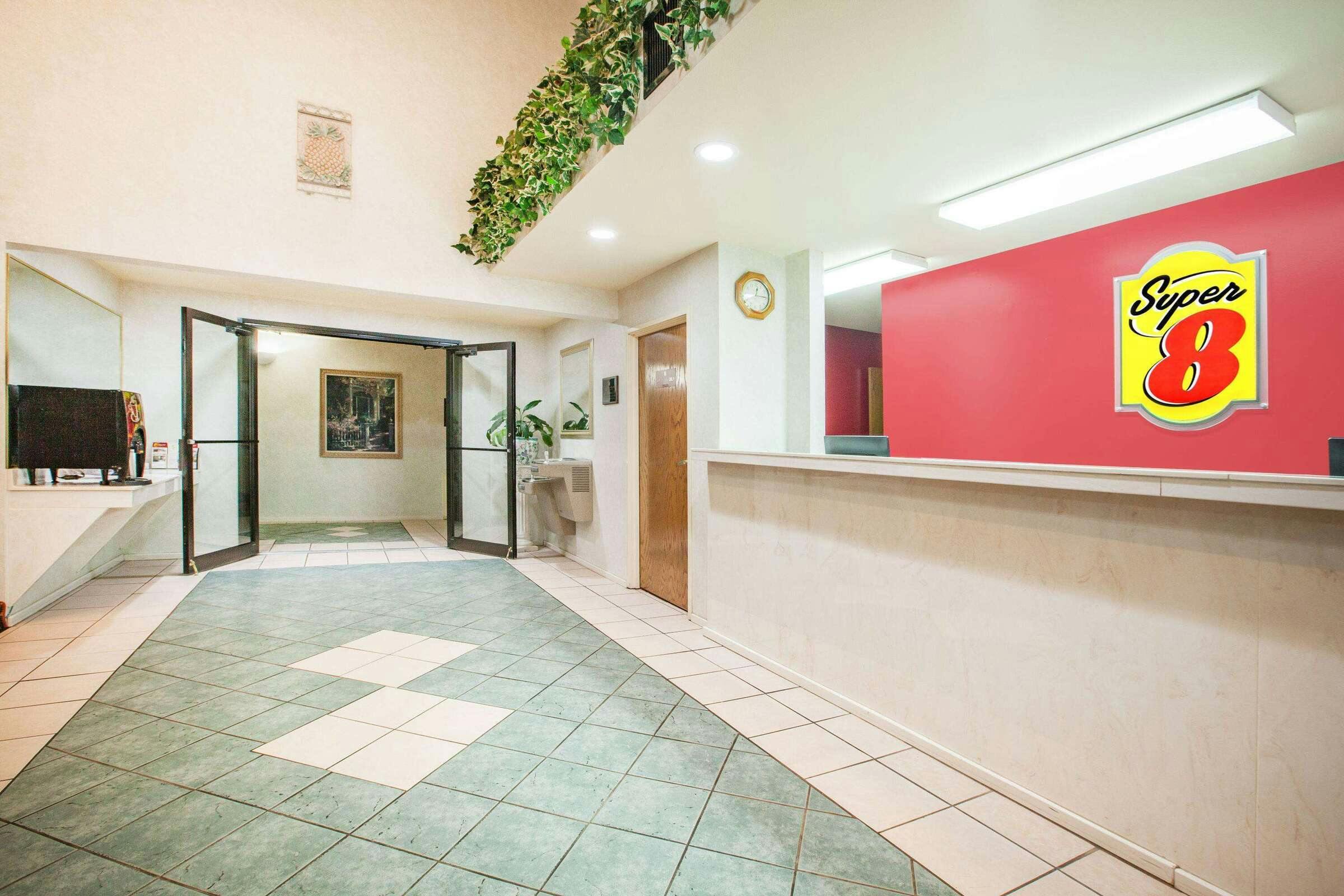 Hotel Super 8 White Hall photo 1