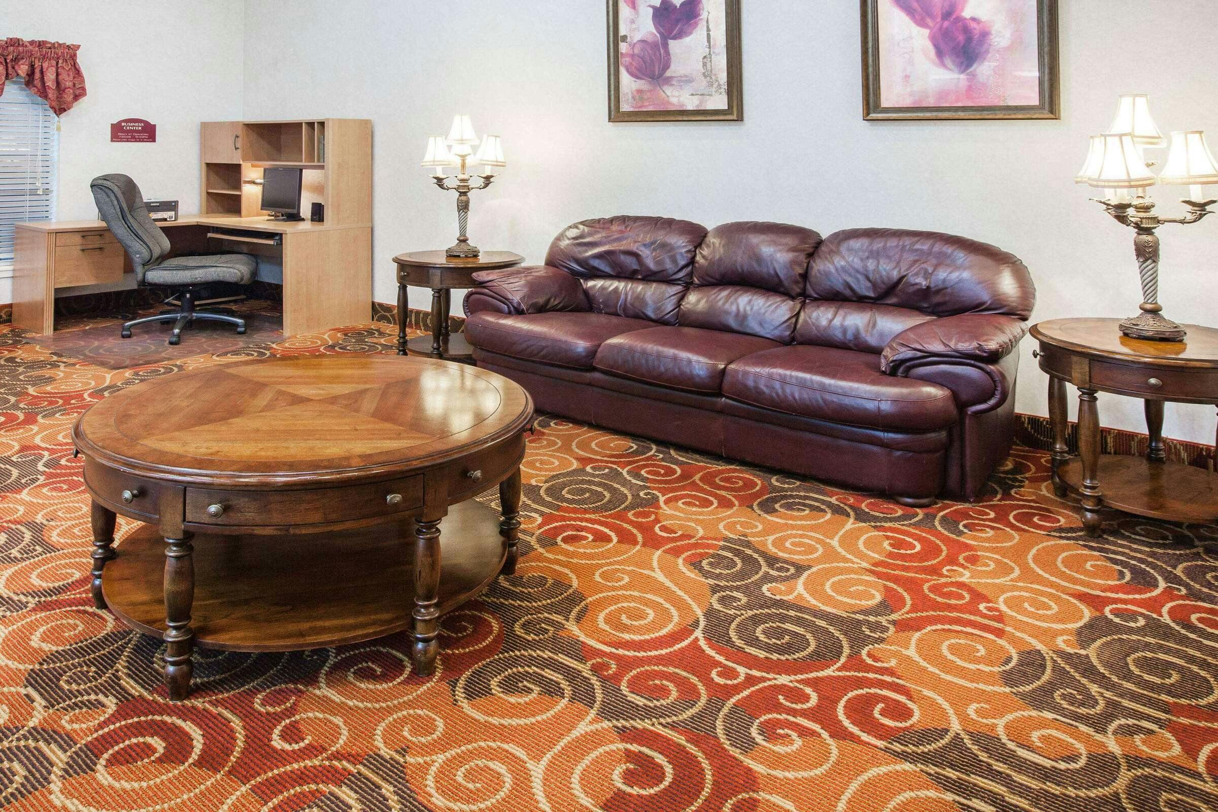 Hotel Super 8 White Hall photo 2