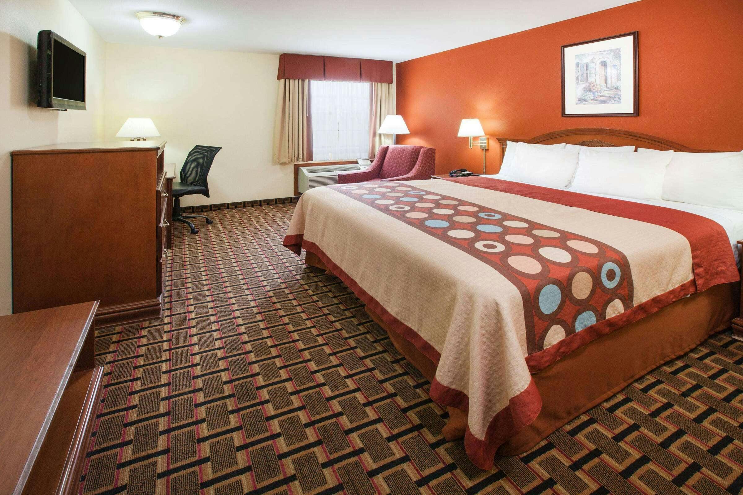 Hotel Super 8 White Hall photo 4