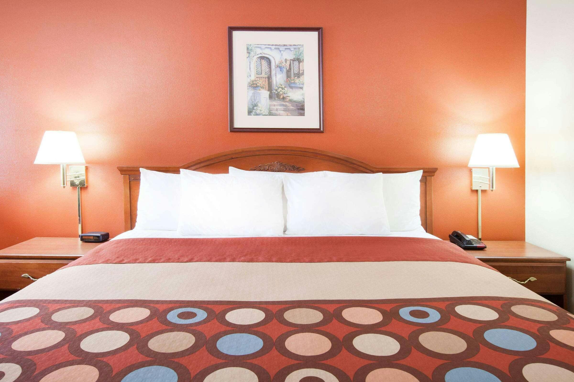 Hotel Super 8 White Hall photo 5