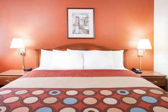 Hotel Super 8 White Hall photo 5