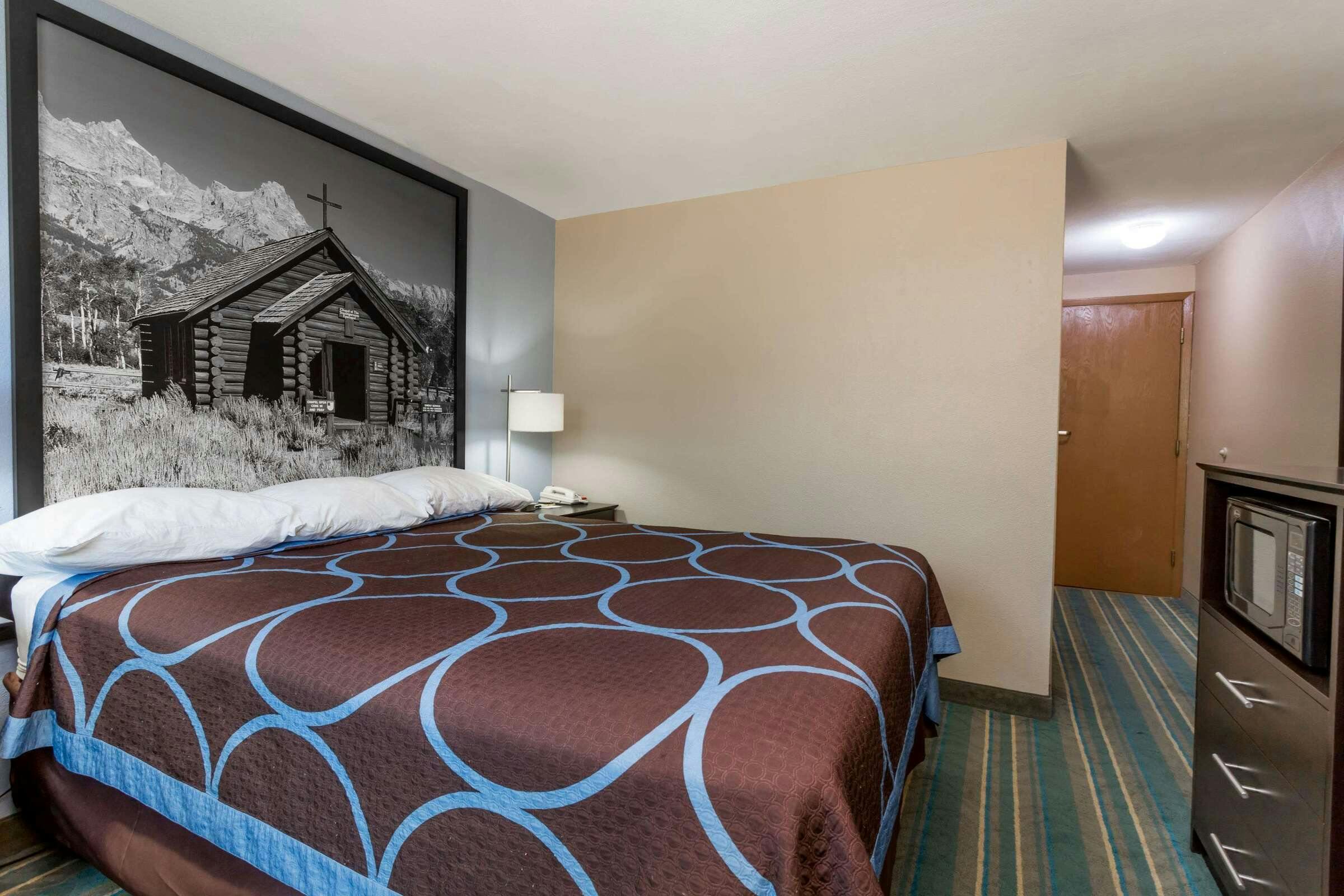 Hotel Super 8 by Wyndham Douglas, WY photo 3