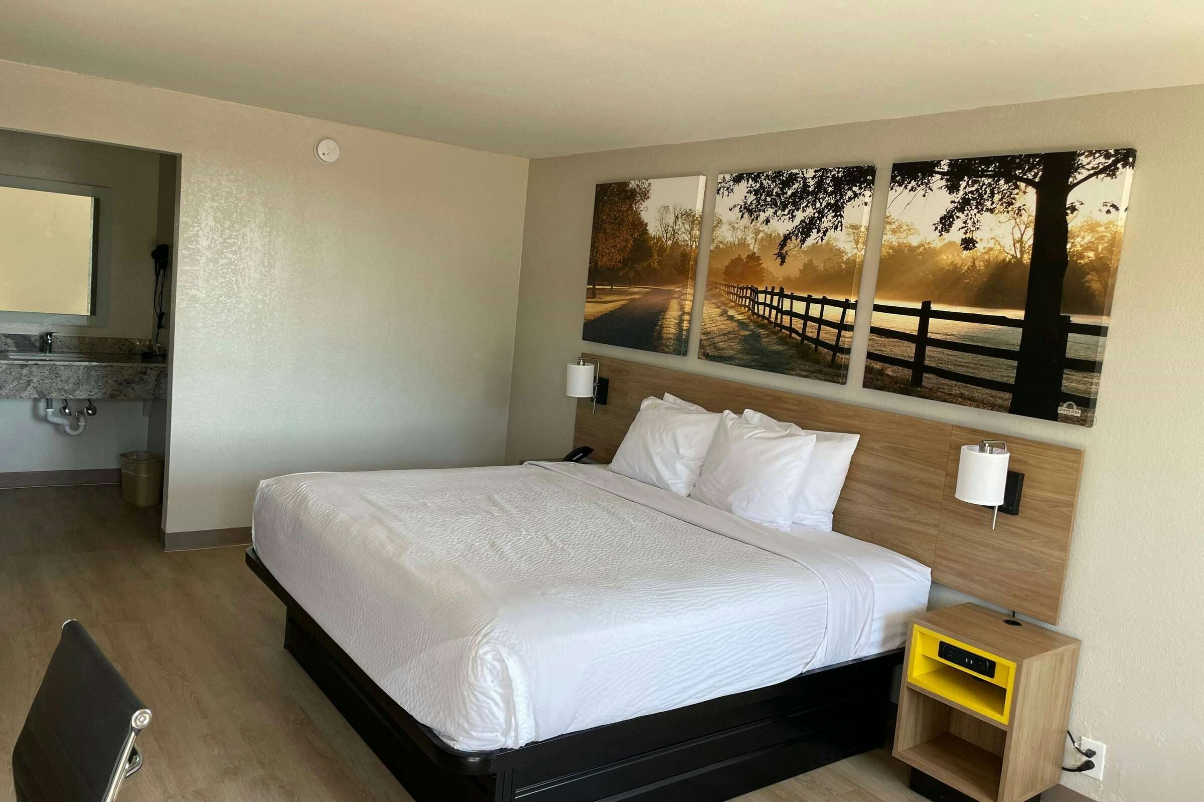 Hotel Days Inn by Wyndham Montgomery I-85 photo 5