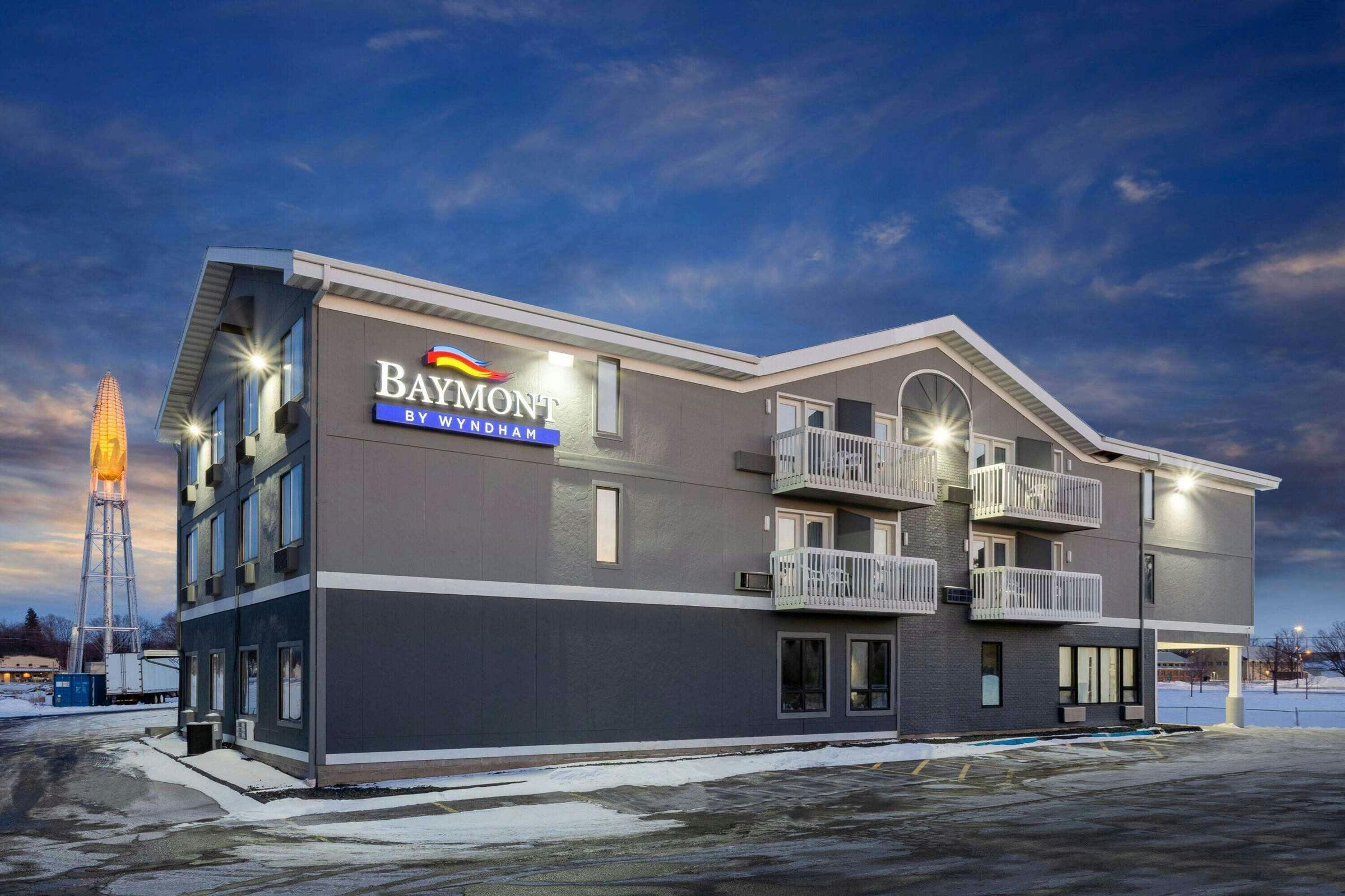 Hotel Baymont by Wyndham Rochester Mayo Clinic Area photo 1