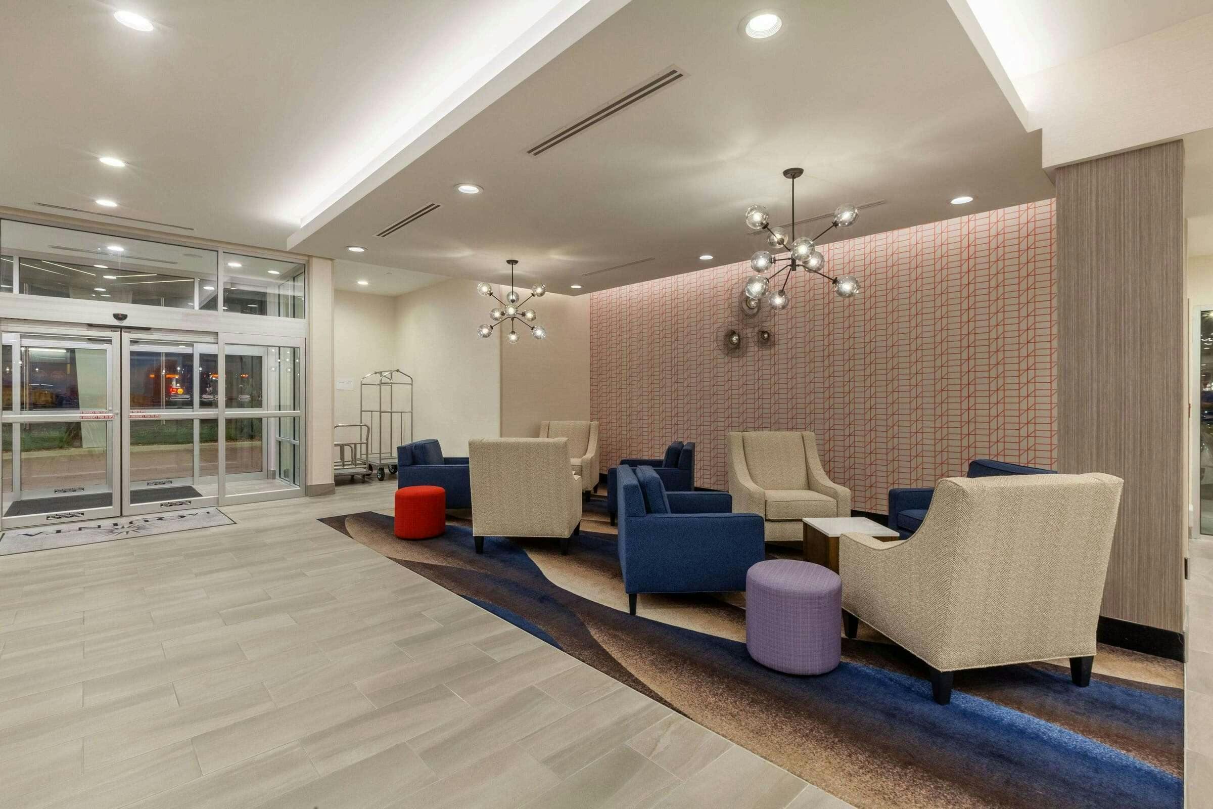 Hotel La Quinta by Wyndham Lafayette Oil Center photo 3