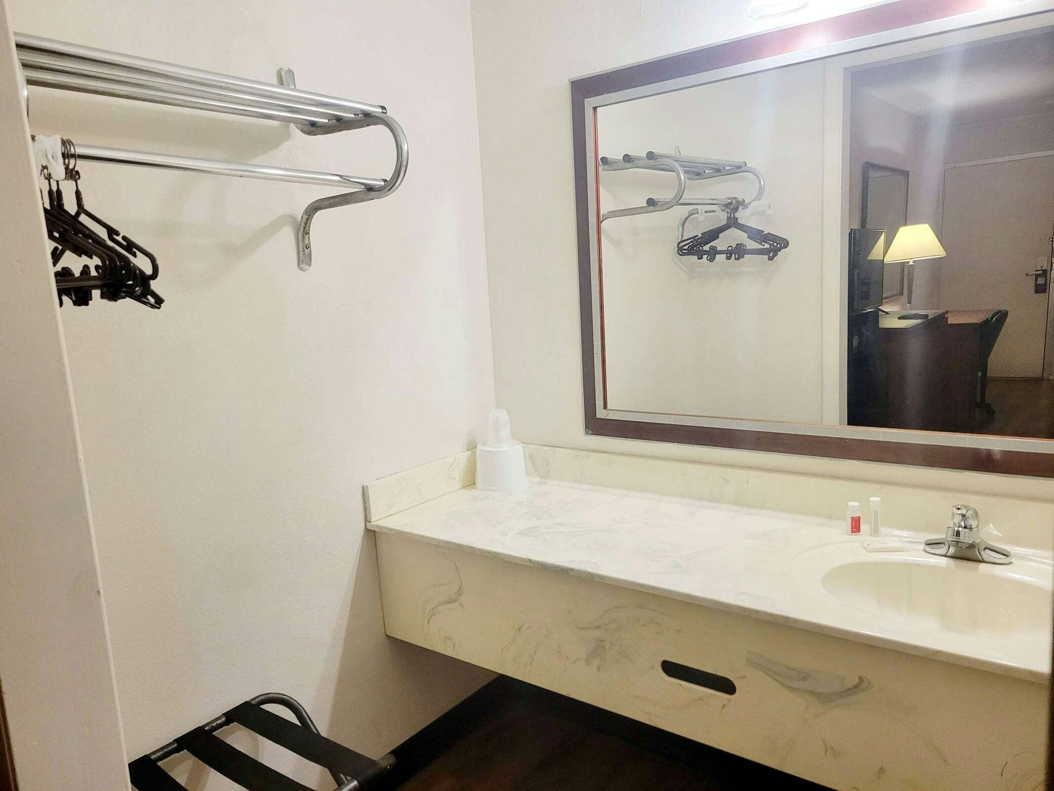 Howard Johnson by Wyndham Hannibal