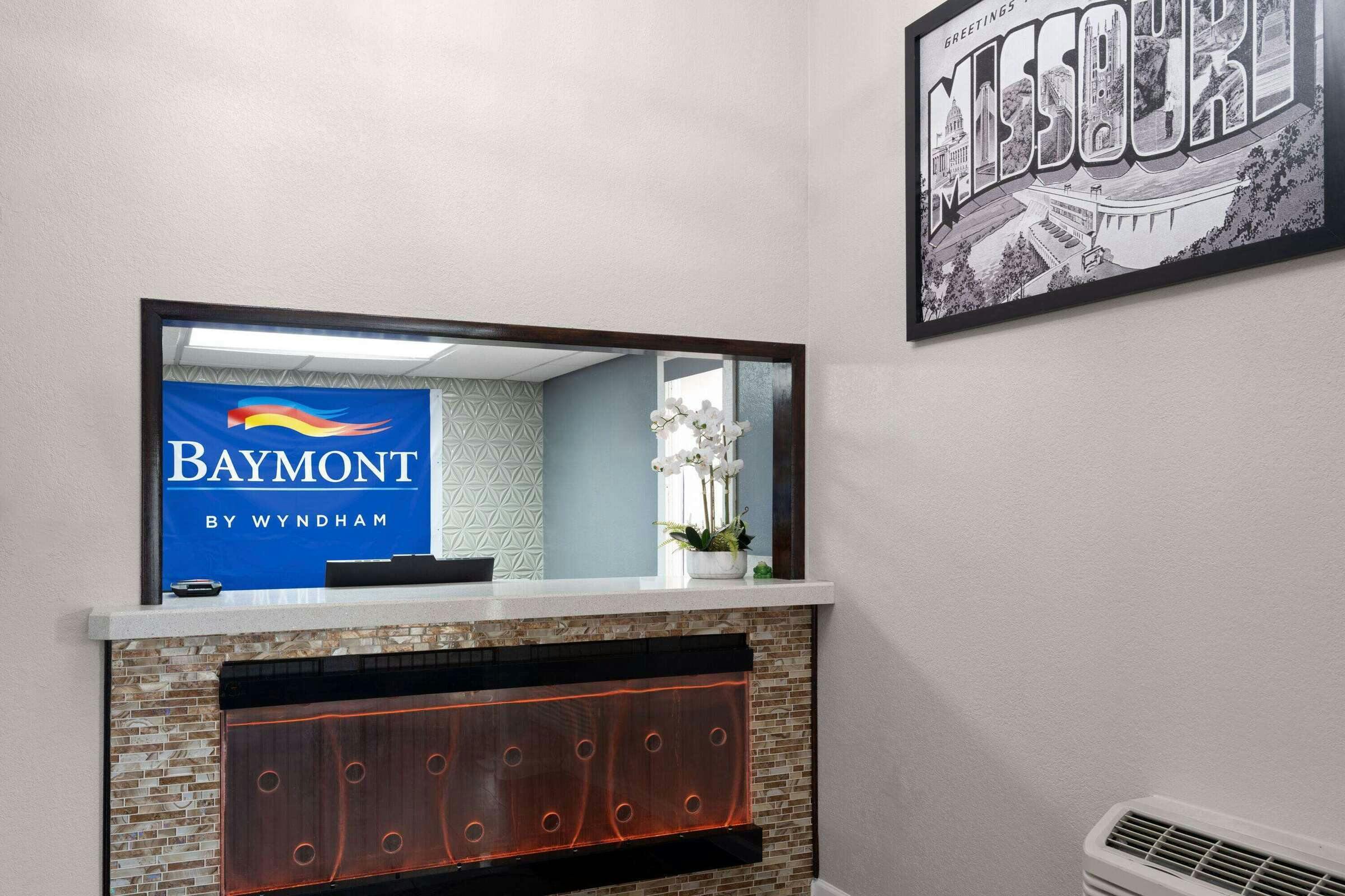 Hotel Baymont Liberty MO photo 4