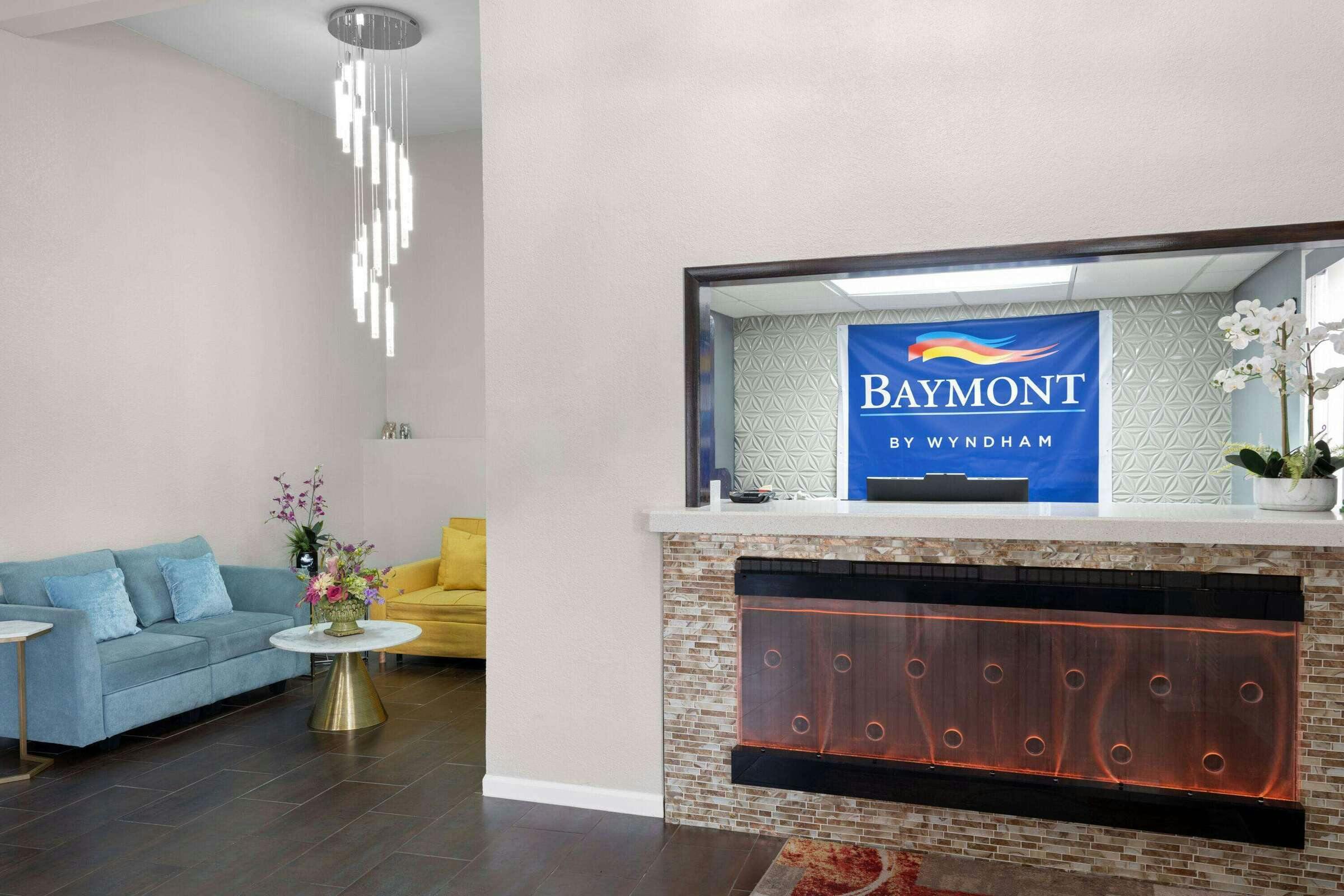 Hotel Baymont Liberty MO photo 5