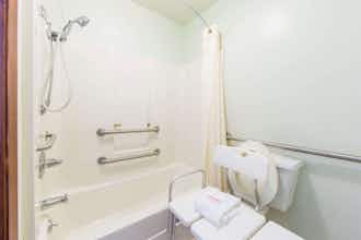 Hotel Days Inn by Wyndham West Point photo 3