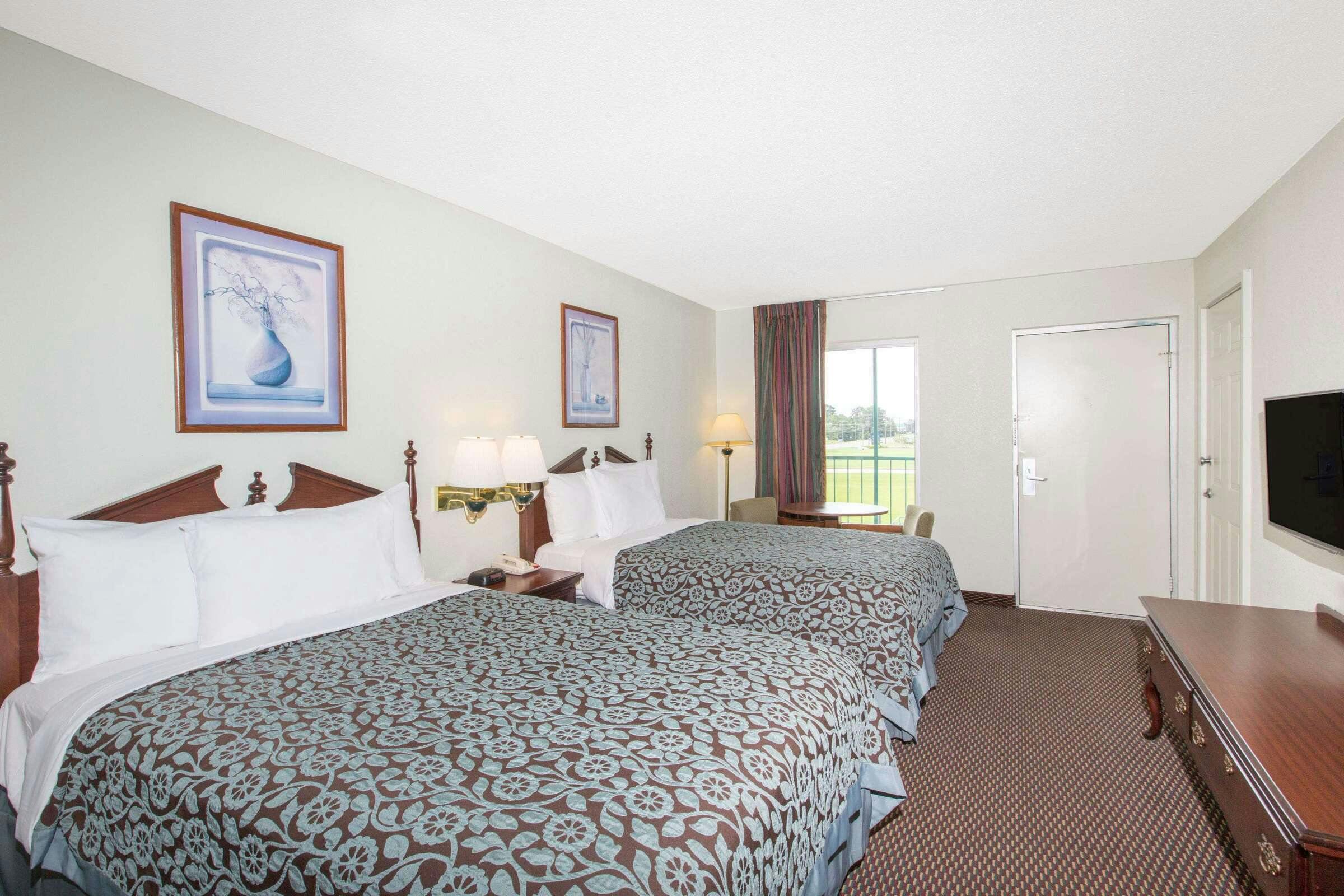 Hotel Days Inn by Wyndham West Point photo 4