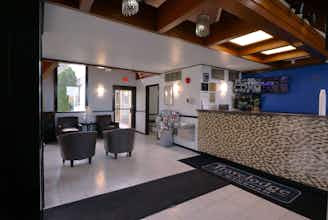 Hotel Travelodge Milwaukee photo 2