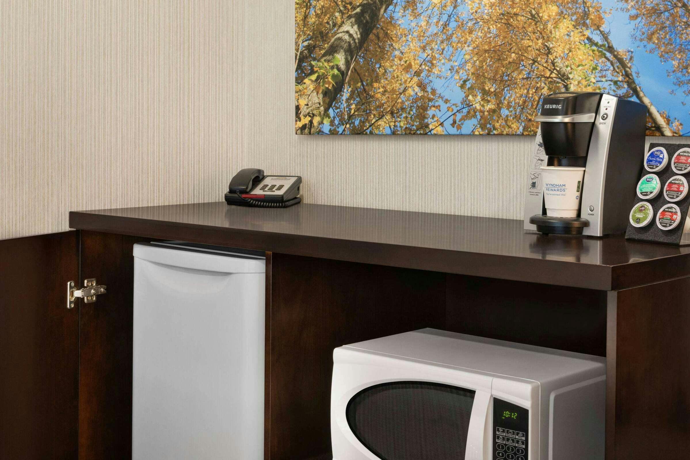 Hotel Days Inn by Wyndham Wainwright photo 3