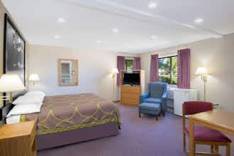 Hotel Super 8 by Wyndham Knoxville photo 4