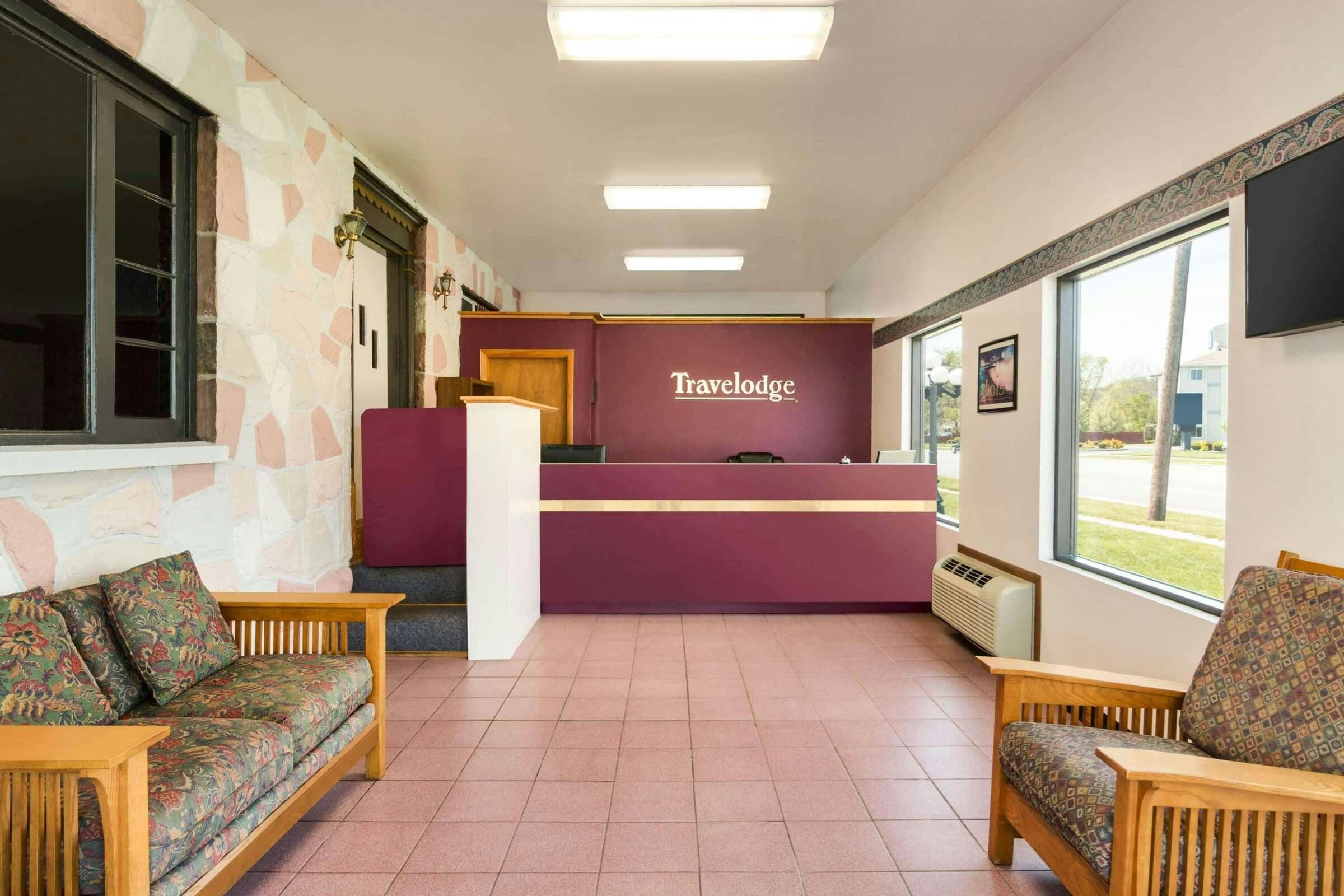 Hotel Travelodge by Wyndham Niagara Falls photo 3