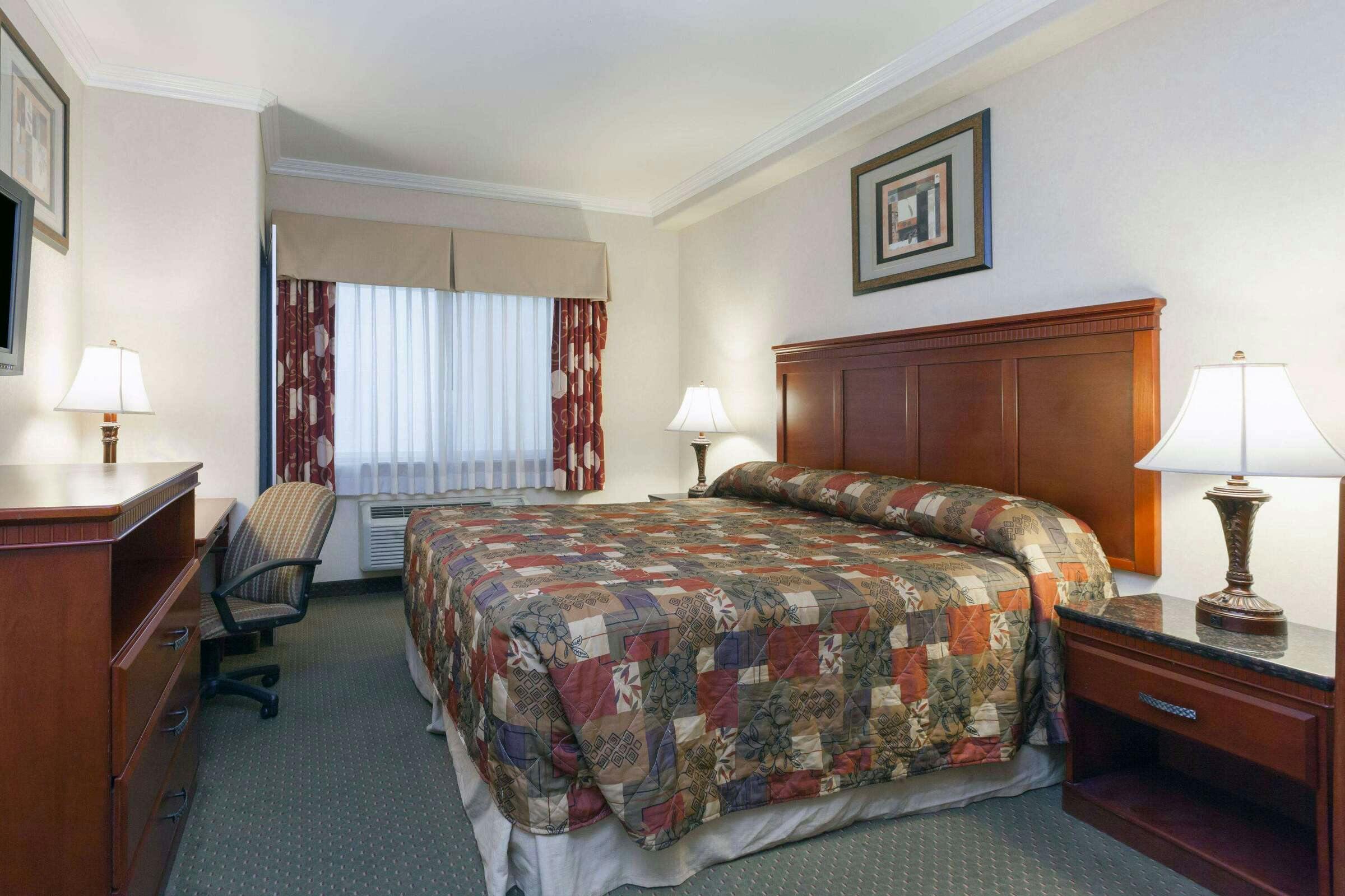 Hotel Howard Johnson Bakersfield photo 5