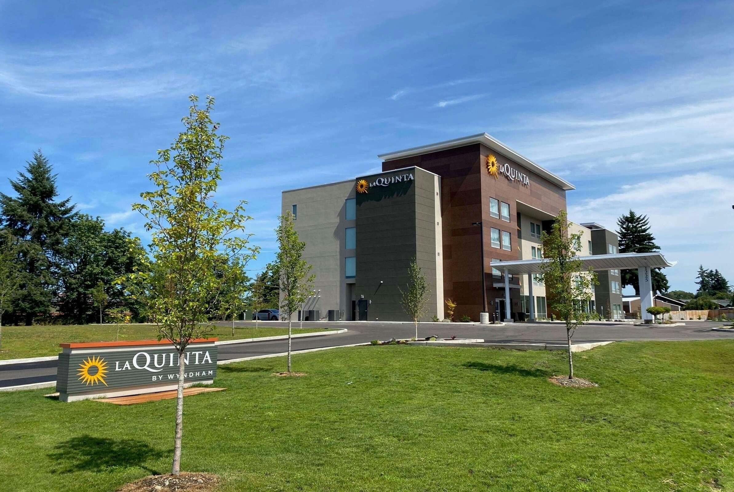 Hotel La Quinta Inn & Suites by Wyndham Centralia photo 1