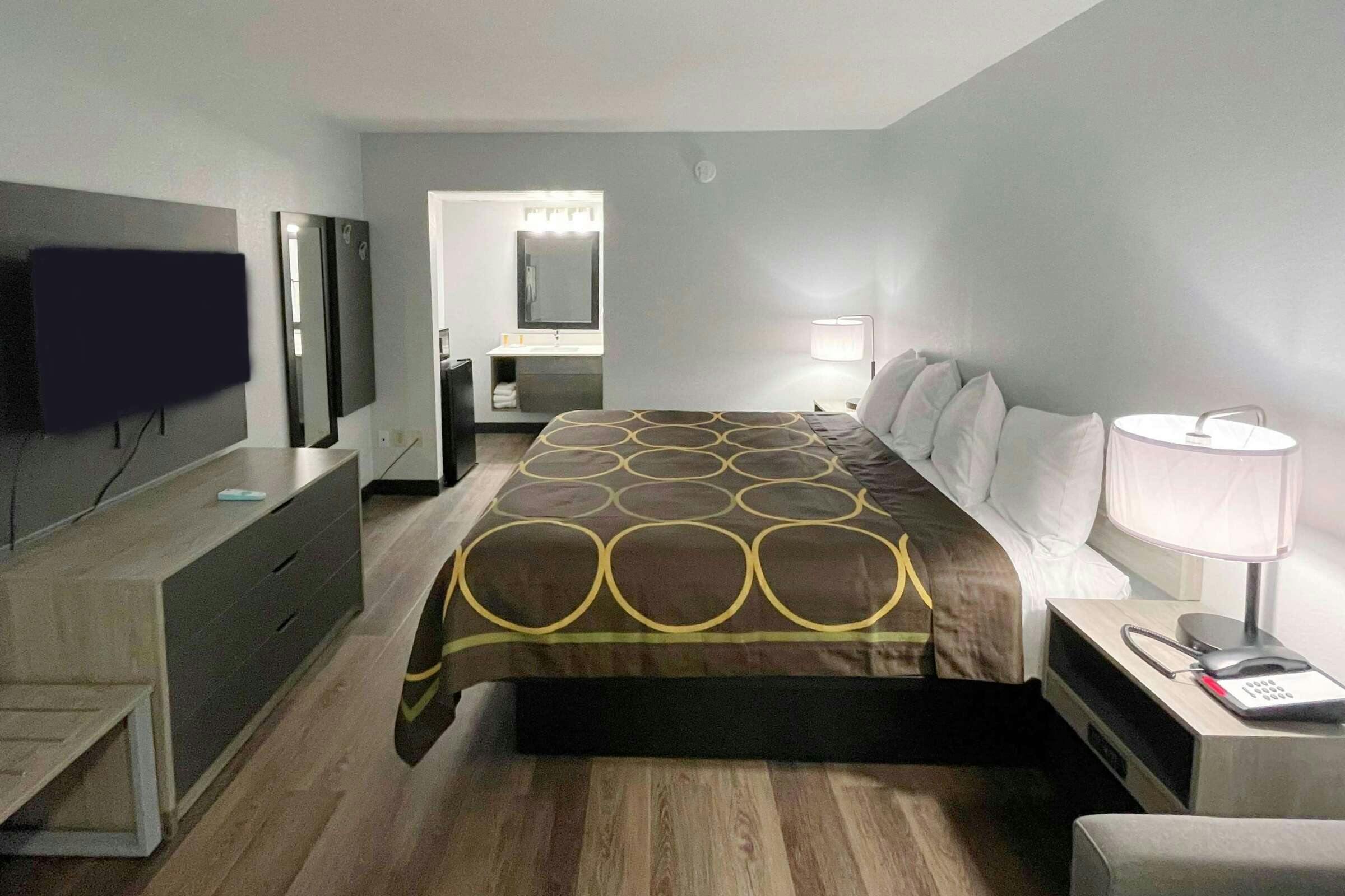 Hotel Super 8 by Wyndham Pigeon Forge Downtown photo 4