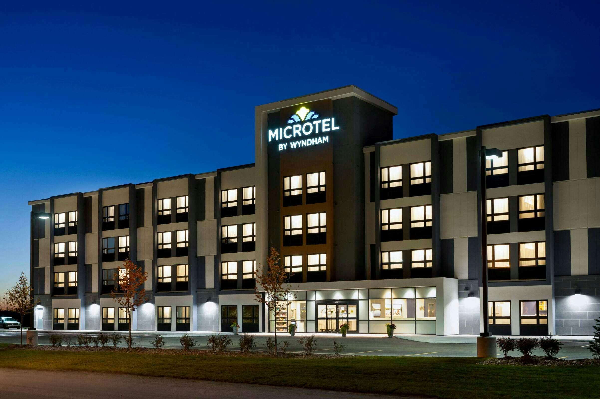 Hotel Microtel Inn & Suites by Wyndham Aurora photo 1