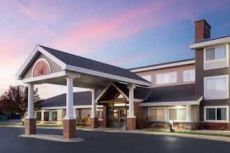 Hotel AmericInn by Wyndham Beaver Dam photo 1
