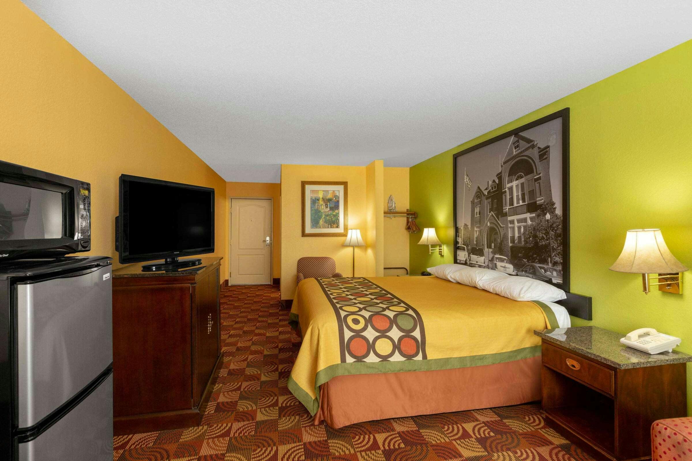 Hotel Super 8 by Wyndham Lake of the Ozarks photo 4