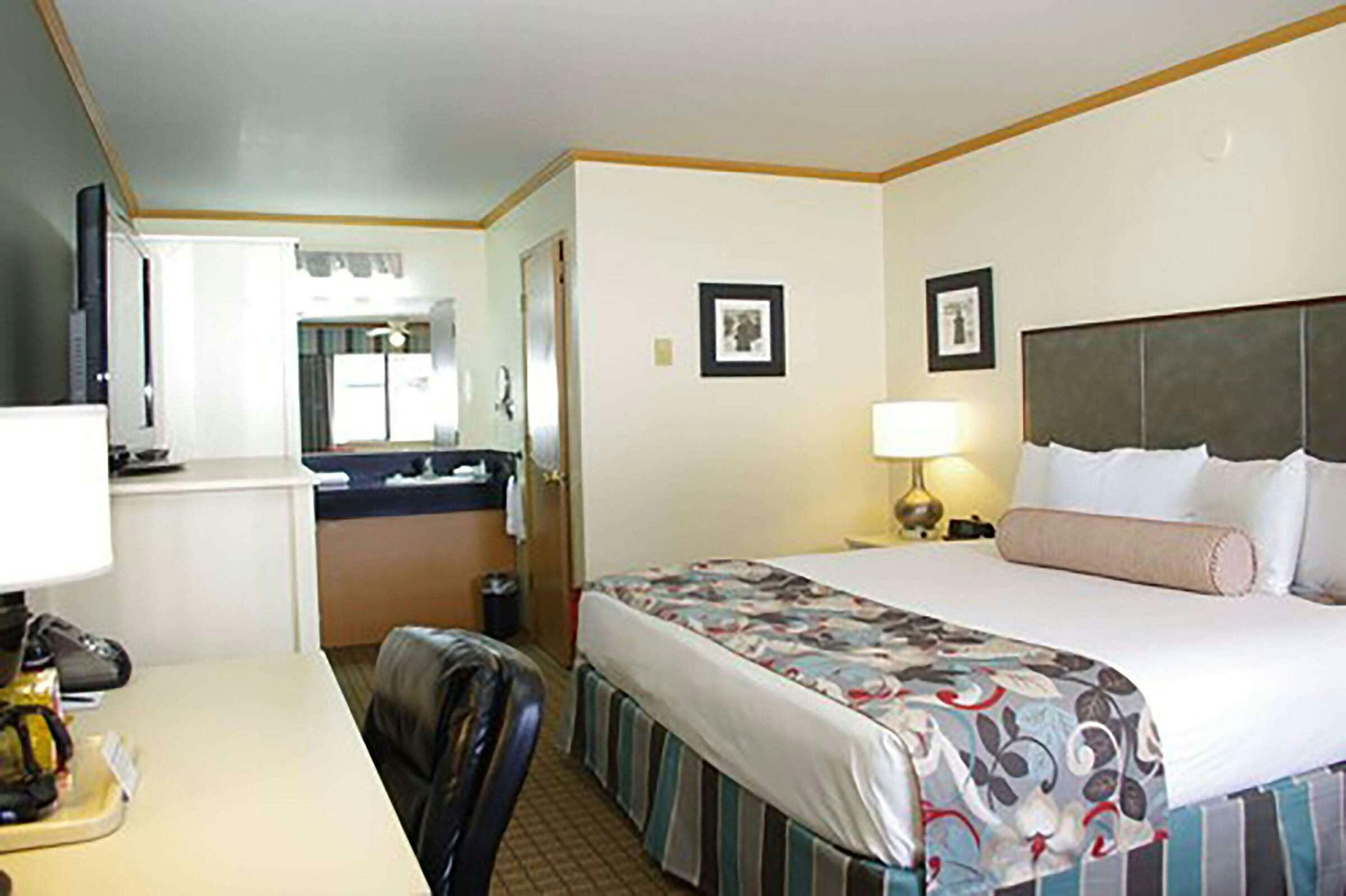 Hotel River House Inn, a Baymont by Wyndham photo 1