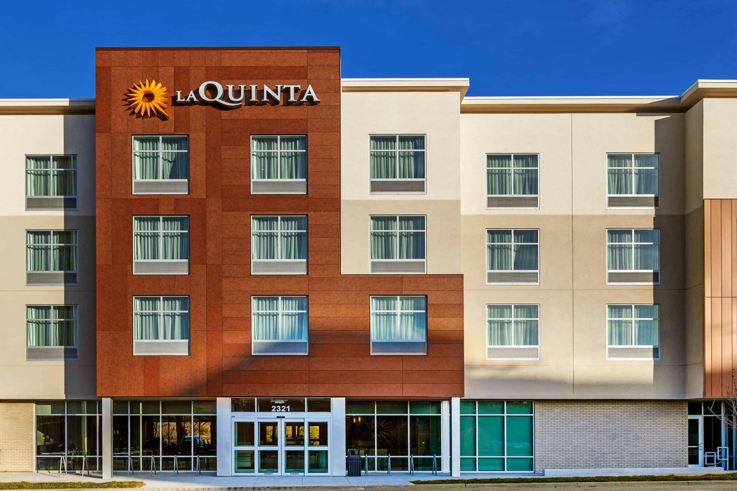 Hotel La Quinta Inn & Suites by Wyndham Kansas City Beacon Hill photo 2