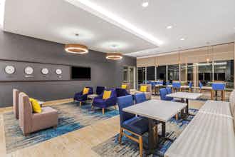 Hotel La Quinta Inn & Suites by Wyndham Kansas City Beacon Hill photo 5