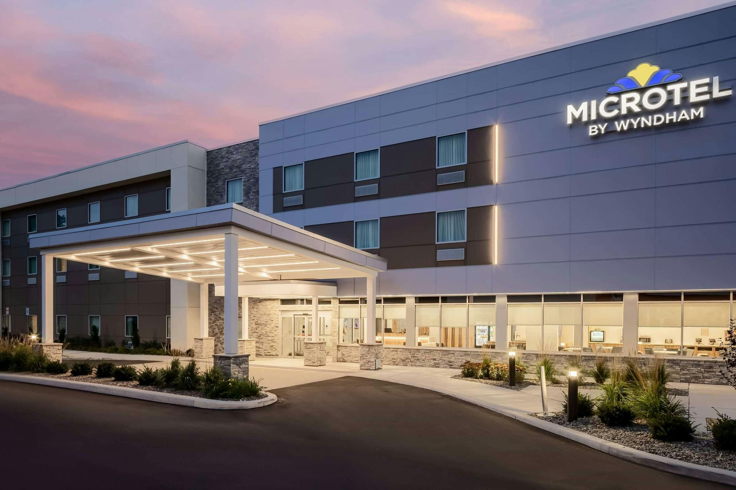 Hotel Microtel Inn & Suites by Wyndham Macedon photo 1