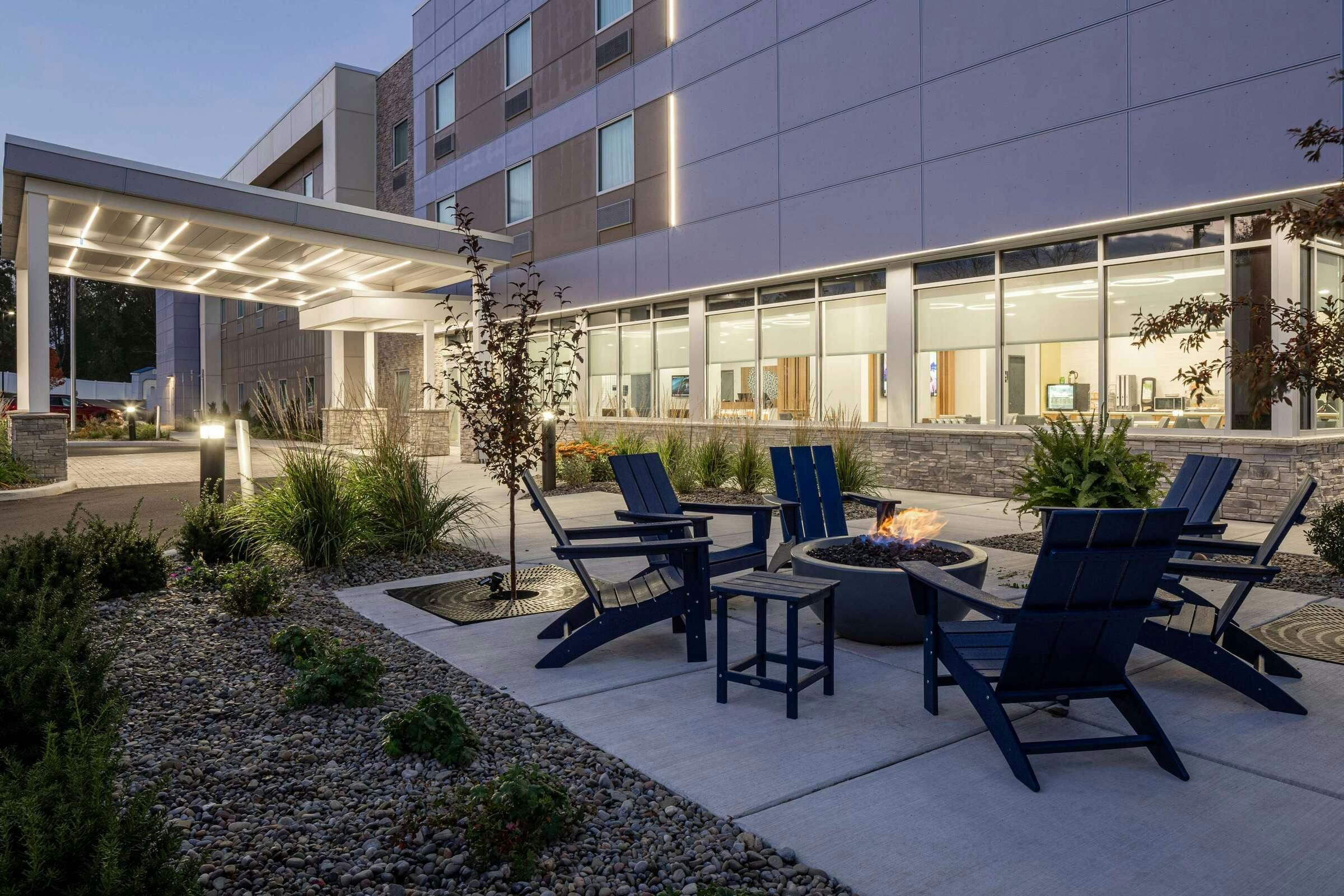 Hotel Microtel Inn & Suites by Wyndham Macedon photo 2