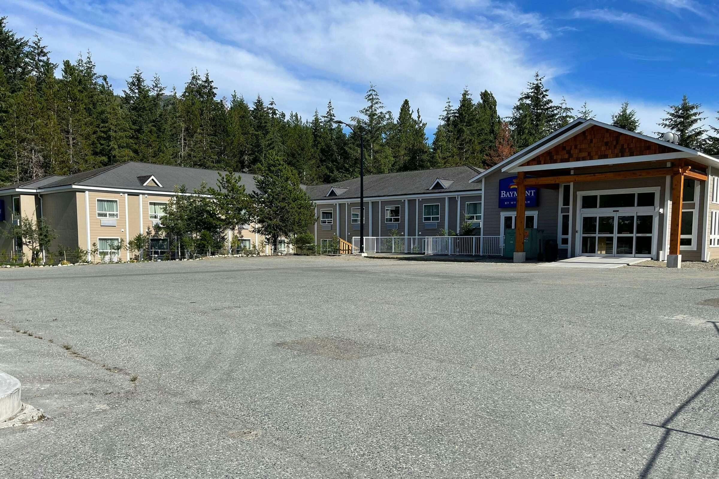 Hotel Baymont by Wyndham Gold River photo 1