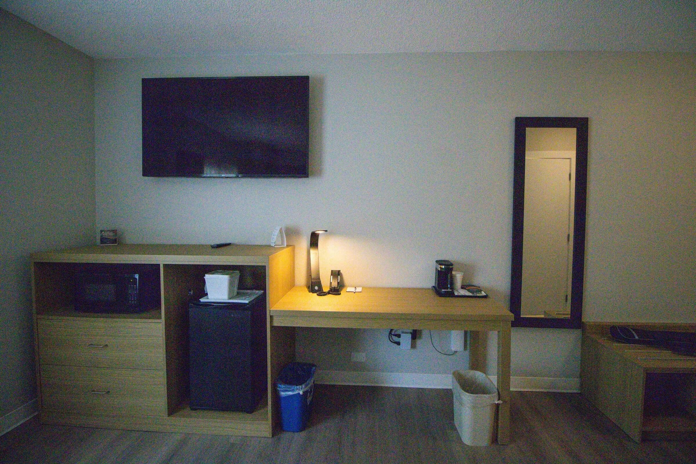 Hotel Baymont by Wyndham Gold River photo 3