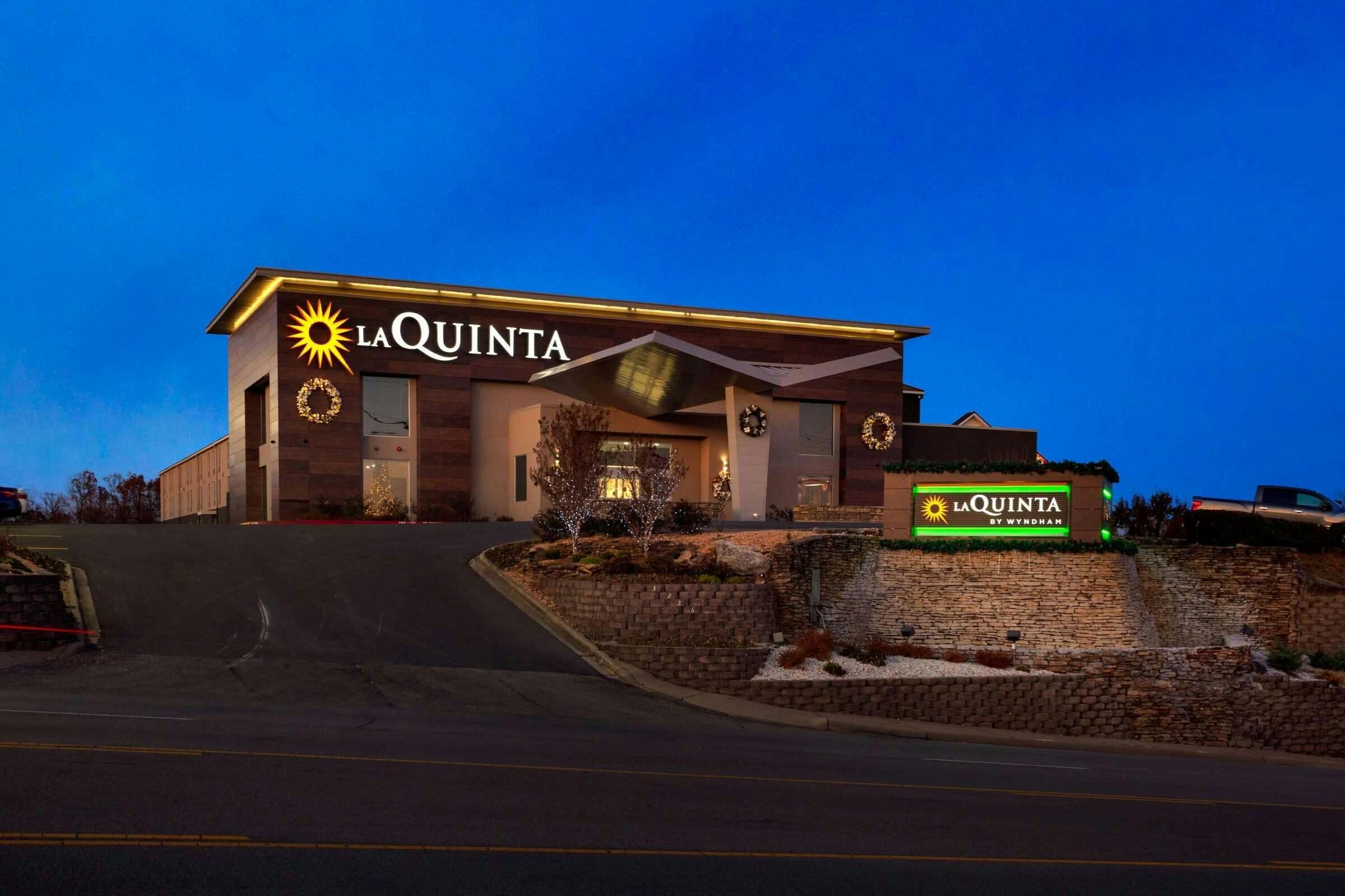 Hotel La Quinta Inn & Suites by Wyndham Branson photo 2