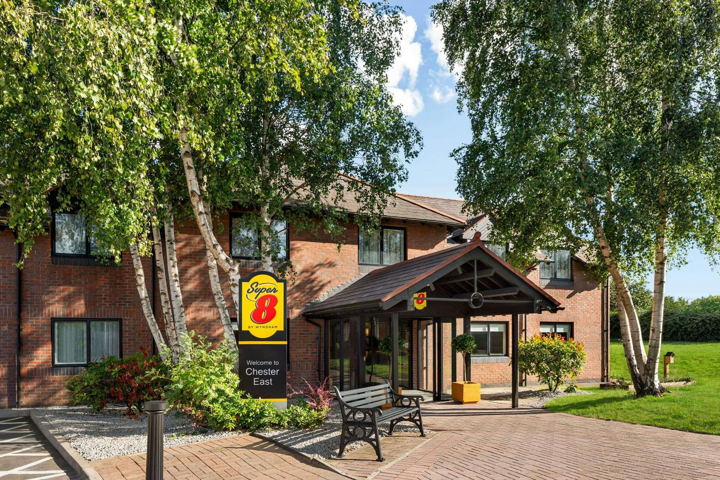 Super 8 Chester East