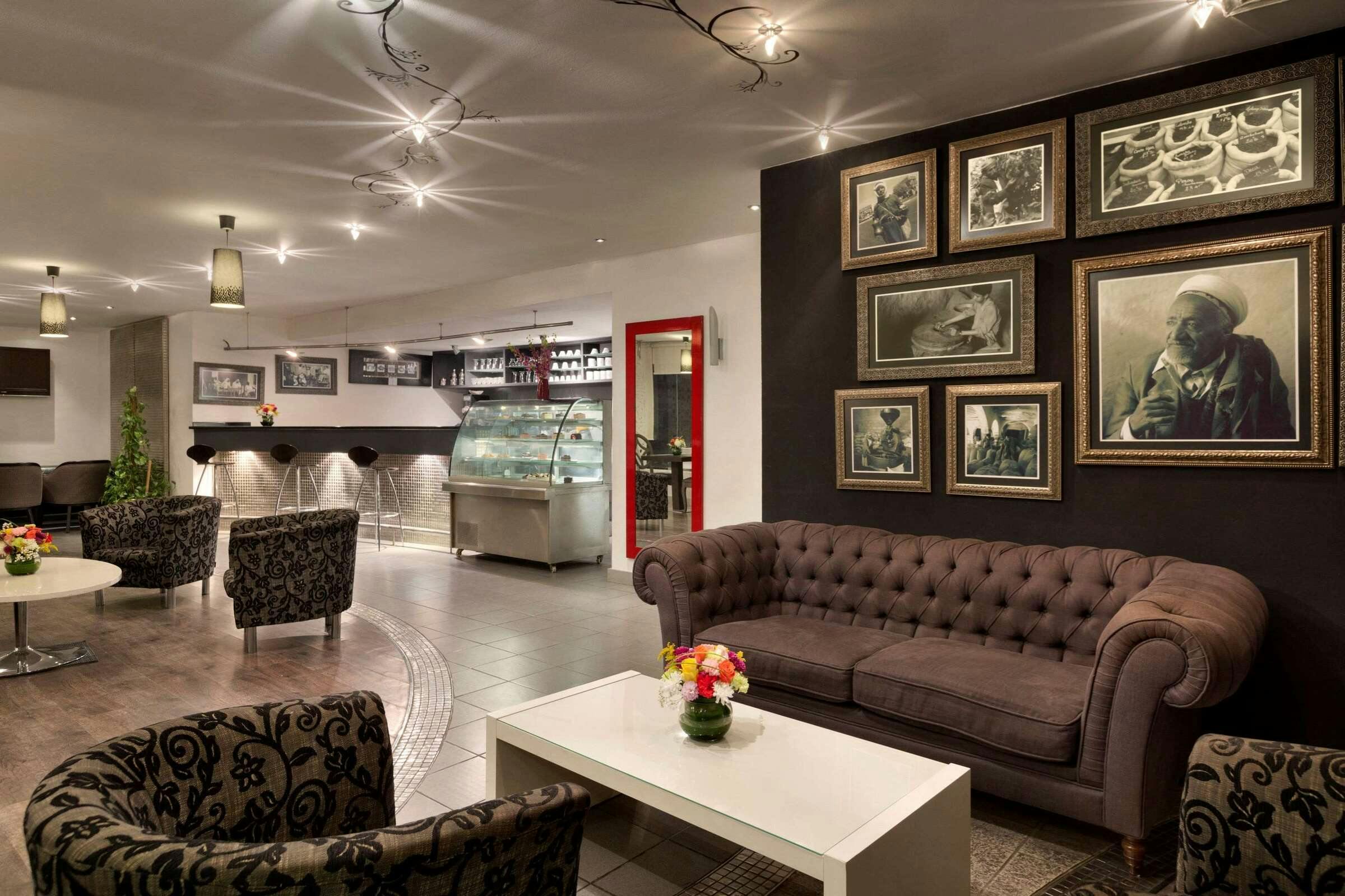 Hotel Hawthorn Suites by Wyndham Al Khobar photo 5