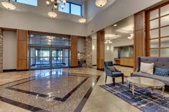 Hotel Drury Inn and Suites Phoenix Happy Valley photo 3